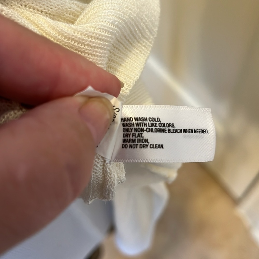 NWOT Gap sweater - Picture 7 of 9